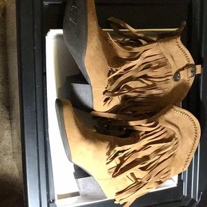 Girls/ladies Fringe boots—Pierre Dumas